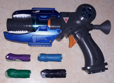 2013 JAKKS SLUGTERRA BLASTER Officiel et 4 SLUGS Munitions