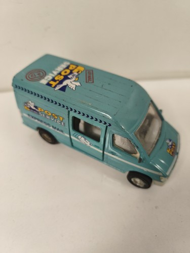 Ancienne voiture miniature
