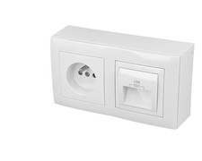Prise en saillie 2P+T + USB