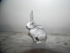 ANCIENNE Petite SCULPTURE Animalier en PORCELAINE Représentant un Lièvre Lapin
