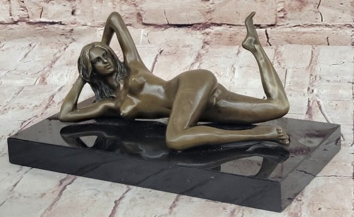 Bronze chair femme - chair, sculpture
