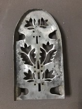 REPOSE FER A REPASSER ANCIEN EN TOLE DECOUPEE