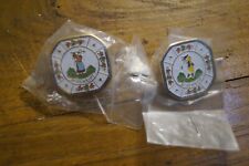 Lot de 2 pins HB Henriot neufs