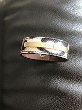 Pièce Couture Magnifique Bracelet/manchette En Cuir Plaque Dorée marque Givenchy