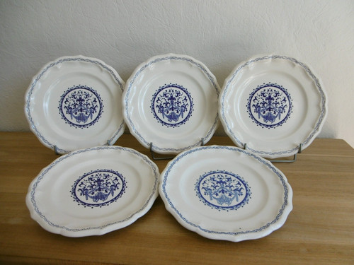 Cinq assiettes plates - assiettes,