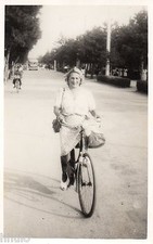 BD803 Carte Photo vintage card RPPC Femme woman vélo bicyclette route road
