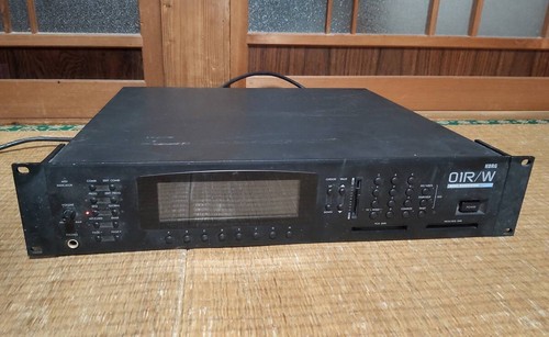 Korg 01r rack mount - rack, music