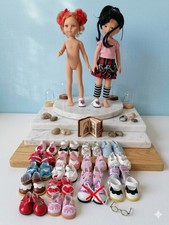 Chaussures de poupée corolle