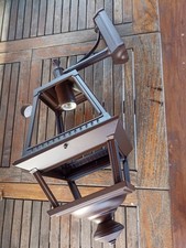 Lanterne Roger Pradier place