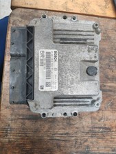 ECU Calculateur Moteur Opel Zafira 1.9 CDTI 55198922 Bosch 0281012549