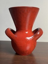 Vase en céramique signé