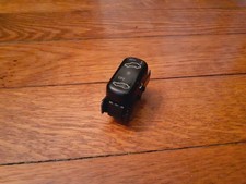 interrupteur alarme MERCEDES classe E W210  / C W202   OEM 2108201710