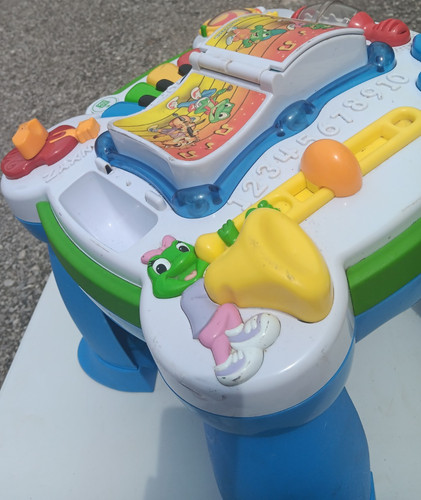 Leapfrog baby activity - leapfrog, center