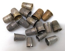 Lot de 17 dés à coudre