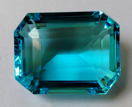 Grande coupe rayonnante bleu