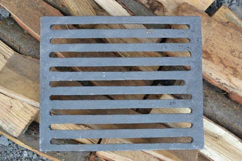 Grille en fonte - x, 23