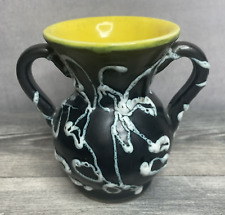 VALLAURIS Petit vase noir à serpentin blanc et intérieur jaune DLG LUNETTA