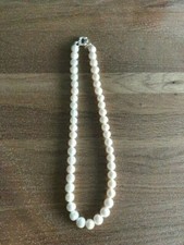 COLLIER - PERLES BLANC NACRE -