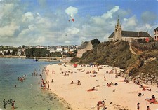 29 POULGOAZEC AUDIERNE LA PLAGE ET L EGLISE SAINT JULIEN