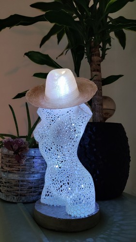 Lampe femme chapeau - lampe,