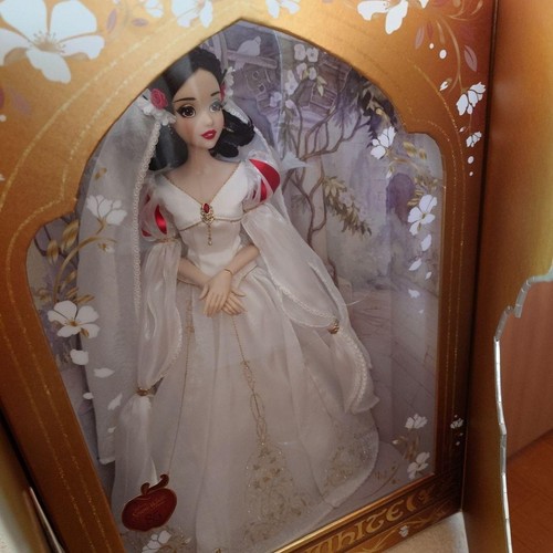 Poupée disney blanche - poupée,