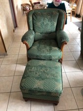 Fauteuil et repose-pieds