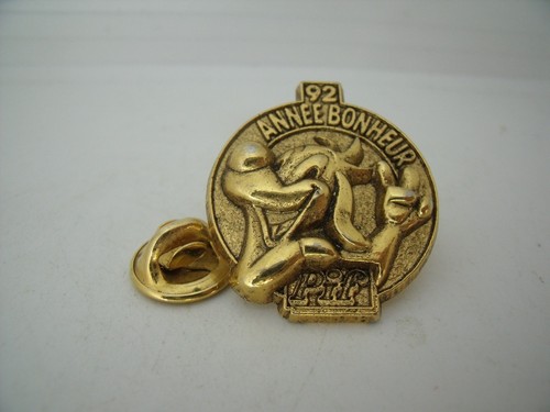 Pin pins badge - pin's,