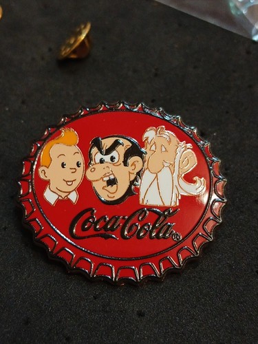 Pin tintin schtroumpfs - bd,