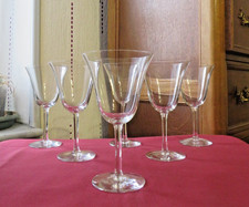 6 verres a  vin en cristal