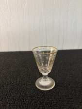 Verres doré de cave à