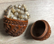 Collection Religion Oeuf Corozo sculpté Etui Chapelet XIXème