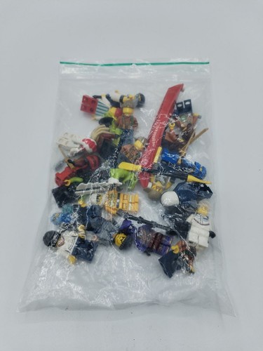 Lot figurines lego personnages - lot,