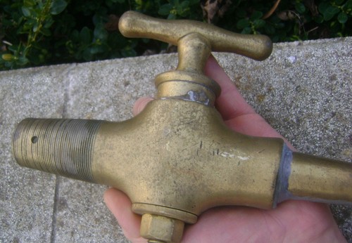 Ancien gros robinet - ancien, bronze