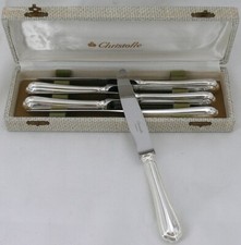 Christofle Spatours, 6 couteaux à entremets, dessert, fromage, en métal argenté.