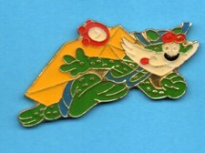 Pin's pins lapel pin CAT Société de déménagement LEGRAIN  CHAT carton réveil 