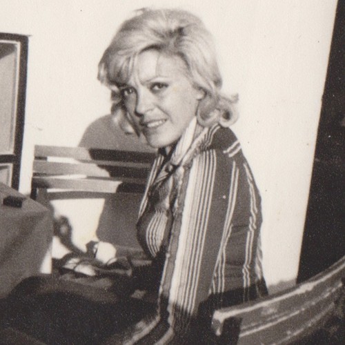 Femme blonde beauté - , en