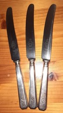 3 Couteaux  manches siglés S