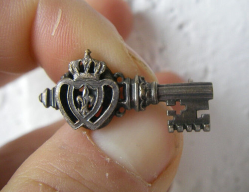 Vendée broche clé - clé, royaliste