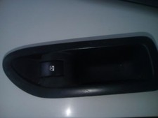 commande lève vitre laguna 2 ref: 8200317494