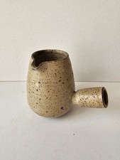 Pot à lait bec verseur en céramique grès signé pictogramme Corse