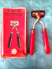 Ancienne  tondeuse pour animaux acier manches en  bois XXème