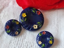 Trio boutons anciens en verre