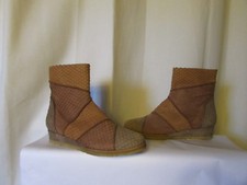 bottines couleur pourpre modèle nina cuir façon reptile camel /taupe/marron 37