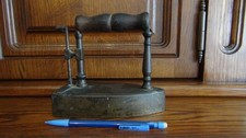 Ancien fer à repasser en bronze massif avec son lingot XIXème