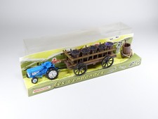 MINIALUXE - Les Vendanges - Tracteur avec remorque, barils et raisins - Rare !