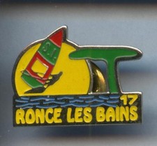 RARE PINS PIN'S .. SPORT WINDSURF PLANCHE VOILE RONCE 17  ¤1S