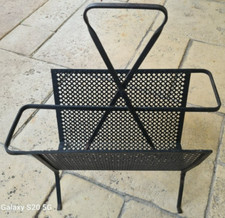 Porte-revue en tôle perforée noire Mathieu Mategot années 50