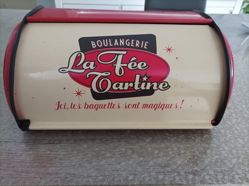Huche pain voir - huche, à