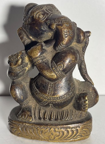 Ganesh jouant flûte inde - la,