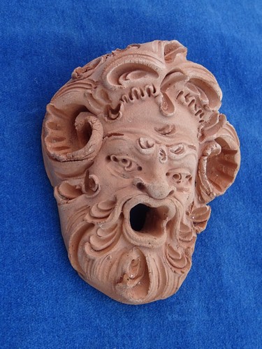 Tres joli very nice masque - tres,
